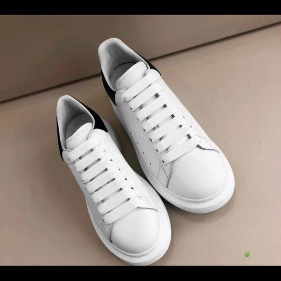 Sports shoes small white shoes Alexander McQueen - Picture 5 of 6